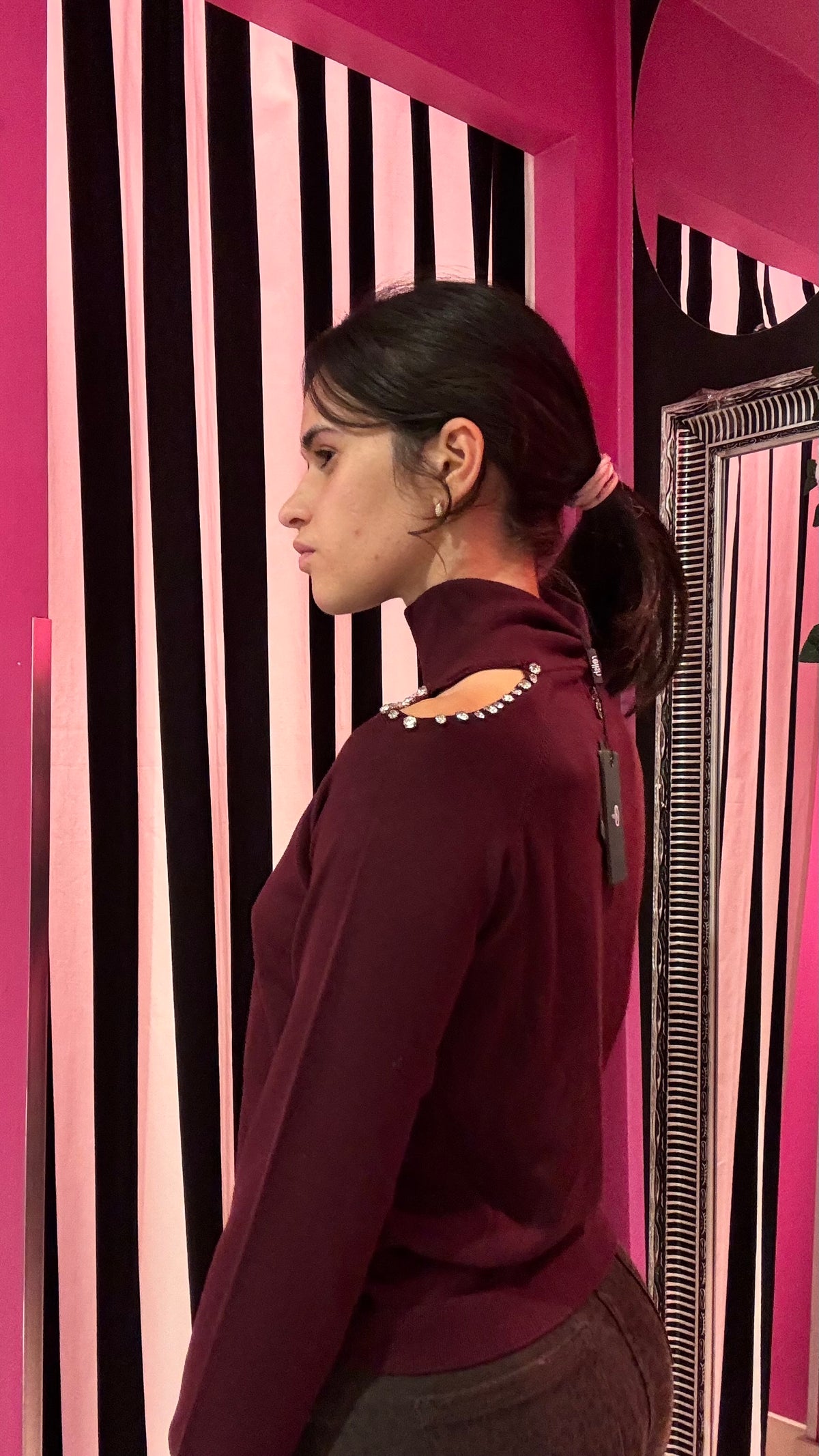 Maglia BOGNANNI manica lunga collo vulvano con apertura più castoni più pietre relish