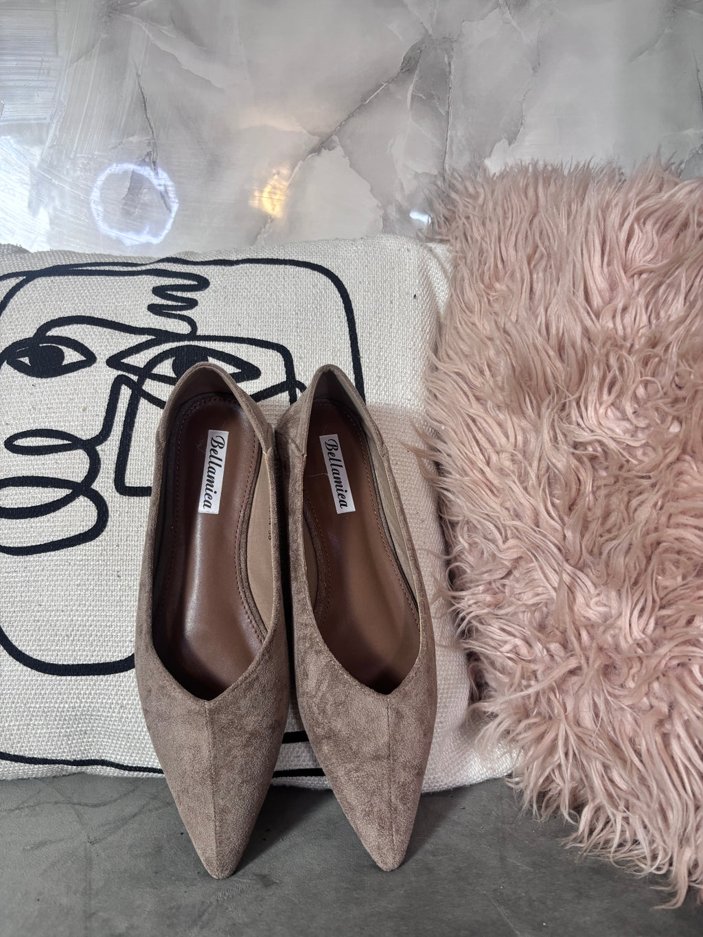 Ballerine Appuntite in Camoscio Tortora