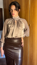 Blusa "Bells" Relish – Eleganza e Raffinatezza Satin