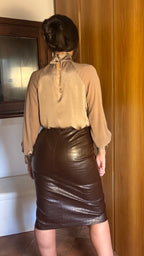 Blusa "Bells" Relish – Eleganza e Raffinatezza Satin