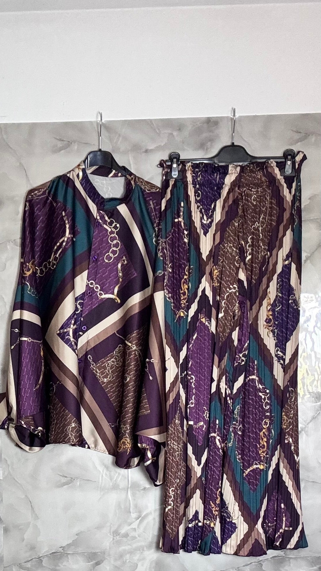 Co-ord Satin & Plissé Stampa Catene (Camicia Oversize + Pantalone Palazzo)