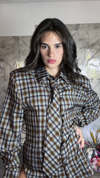 Camicia a Quadri Tartan con Cravatta Coordinata e Pinces