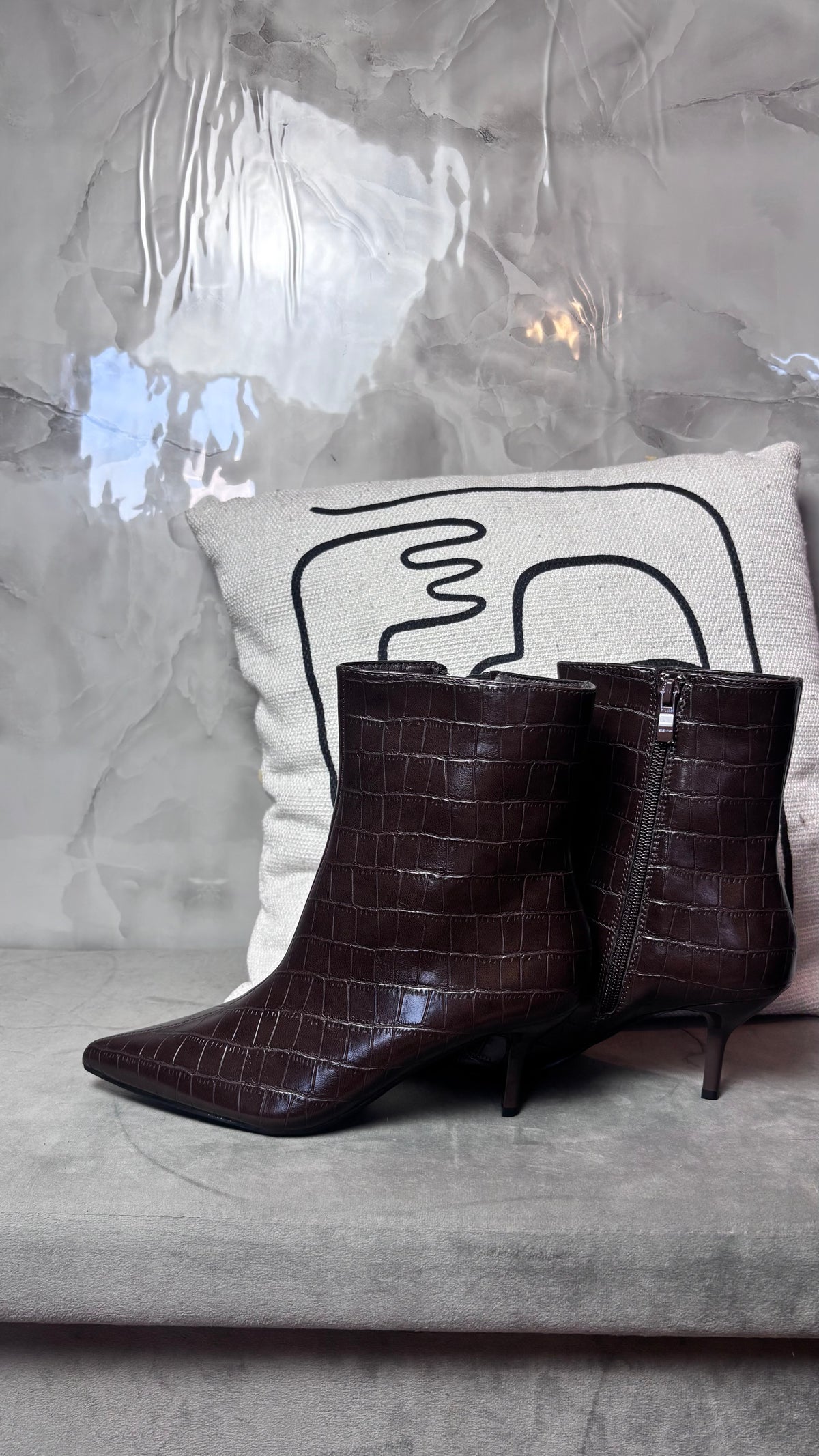 Stivaletto Ankle Boot Effetto Stampa Croco – Marrone