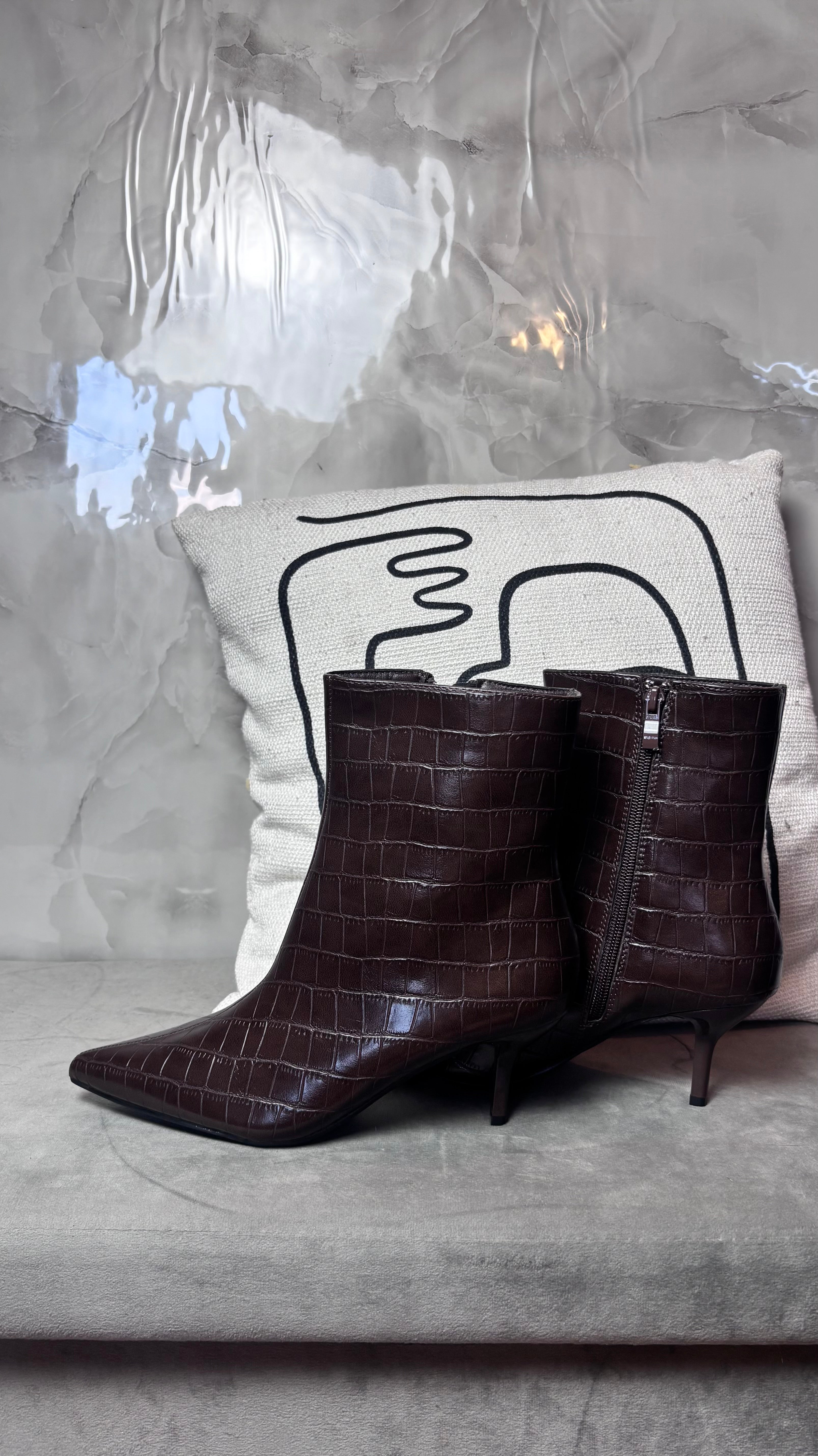 Stivaletto Ankle Boot Effetto Stampa Croco – Marrone